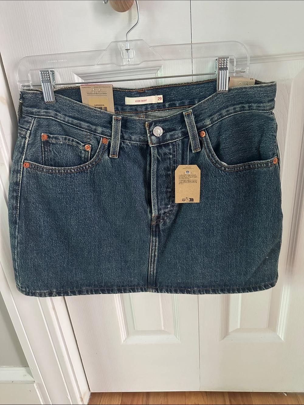 Levi’s Denim Icon Skirt- new!